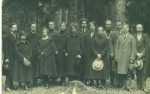 Grupė žmonių ( tarp jų A. Smetona ir Vilius Storosta Vydūnas). 1925 m.
